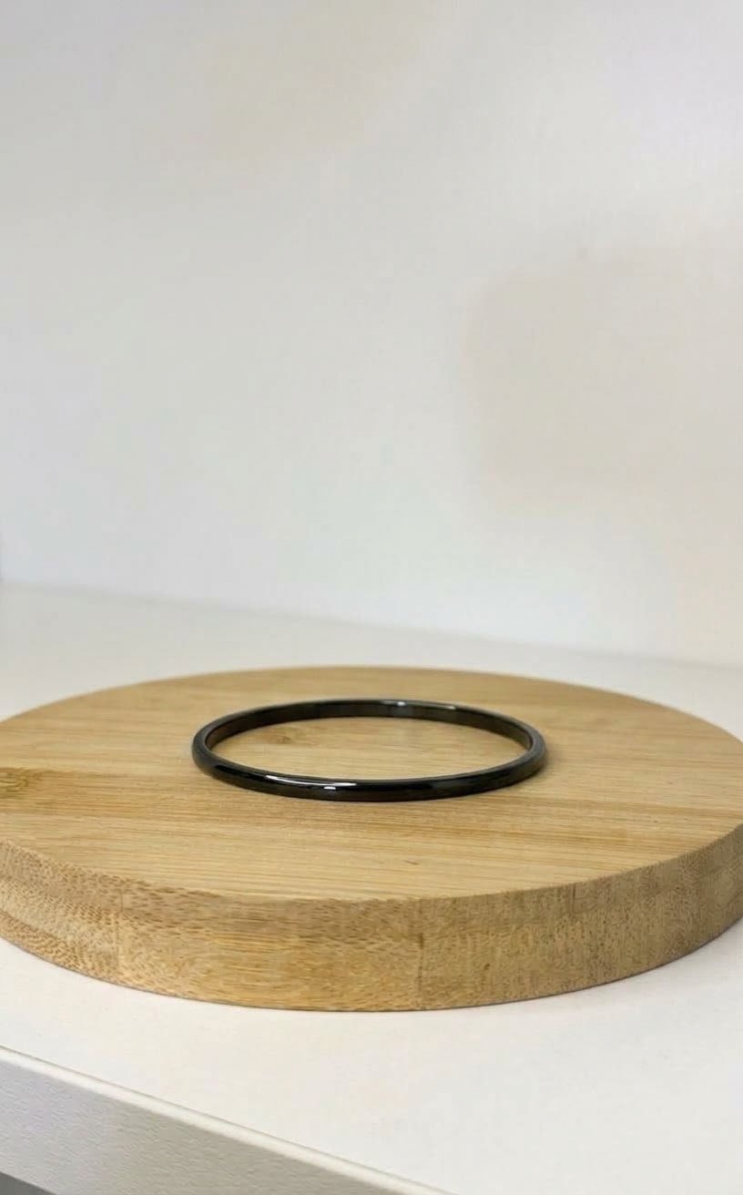 Minimalist Slim Bangle